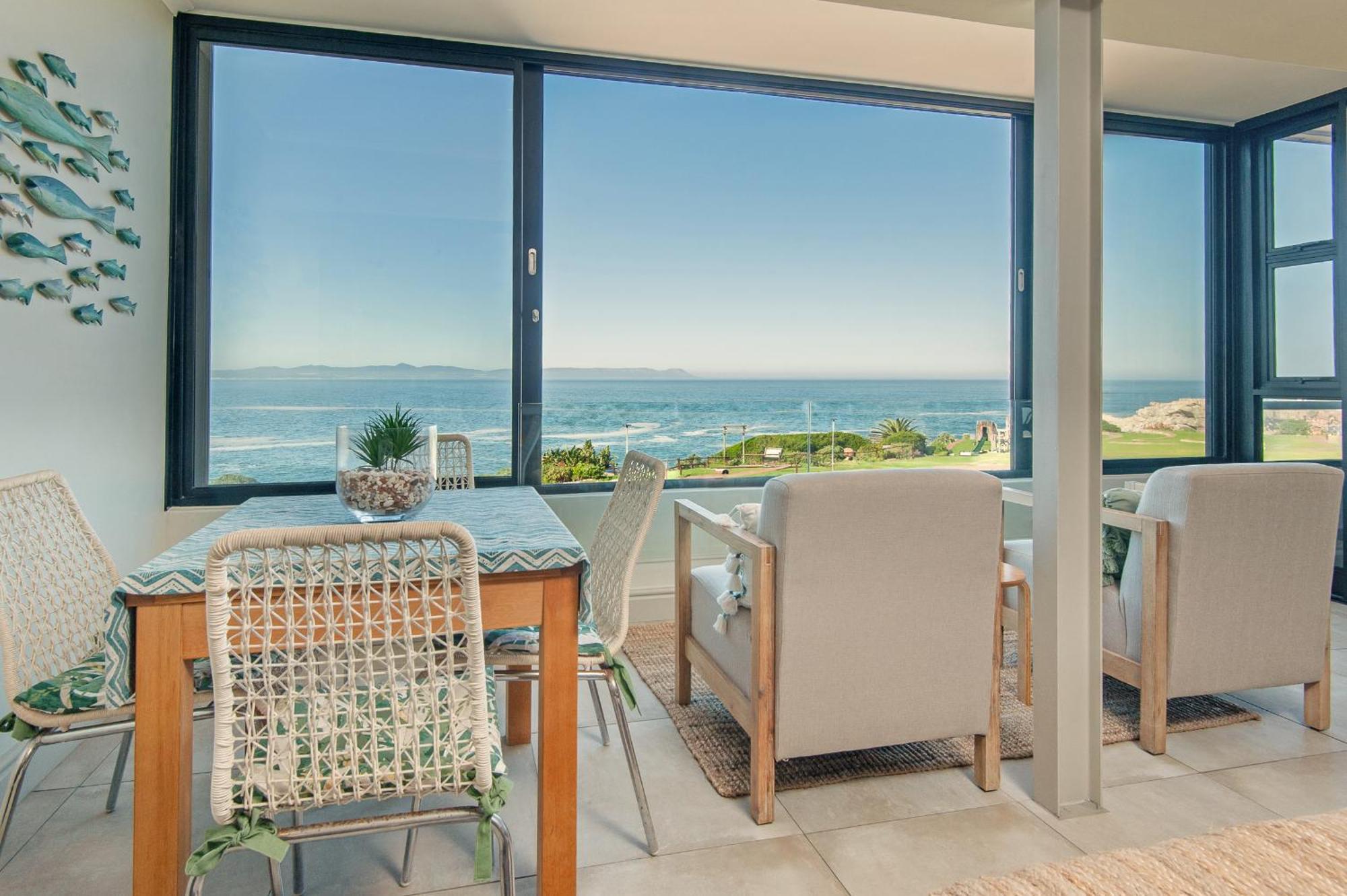 Walker Bay Luxury Seafront Apartment เฮอร์มานุส ภายนอก รูปภาพ