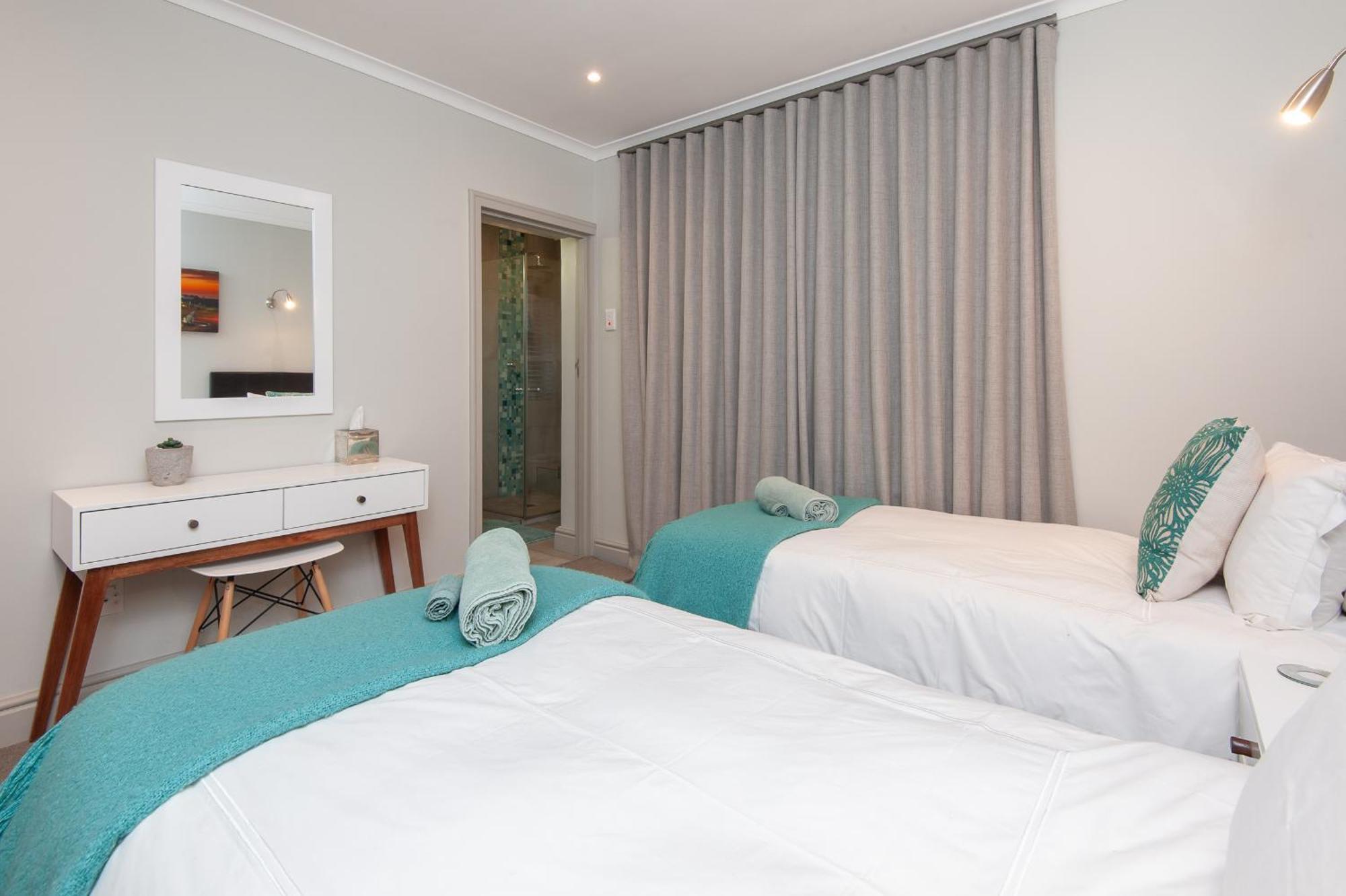 Walker Bay Luxury Seafront Apartment เฮอร์มานุส ภายนอก รูปภาพ